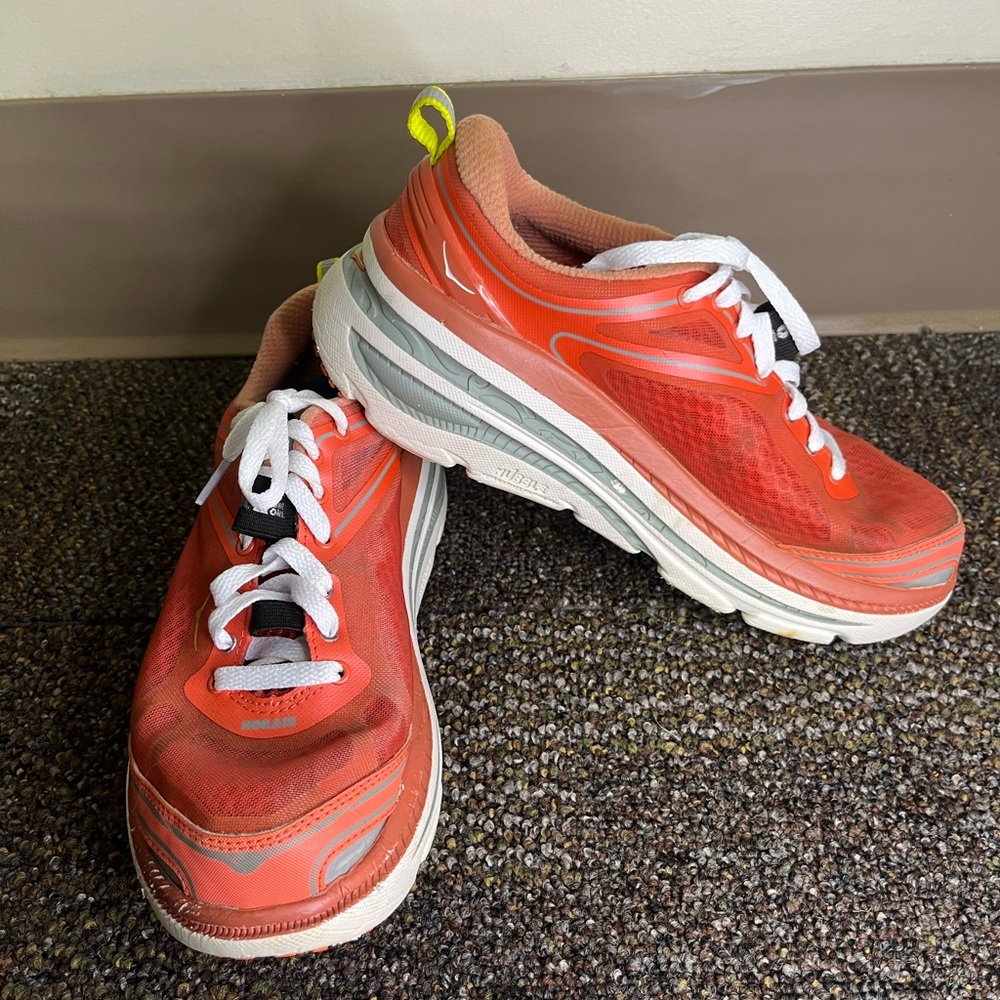 Hoka One One Bondi 3 Women’s Size 8.5 US Coral Citrus Athletic Shoes 20609 029